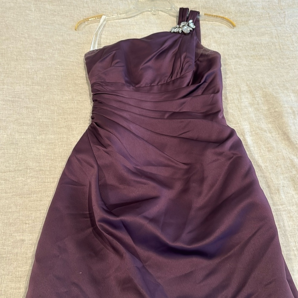 Bridesmaids dress, size 0, needs dry clean. Perfect for wedding. Good condition